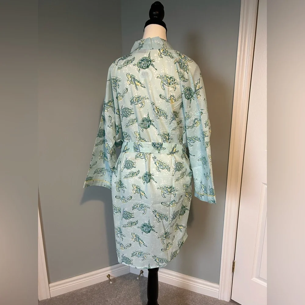 🔥🆕🔥Mahogany Turtle Short Robe - Small​ - Picture 2 of 6